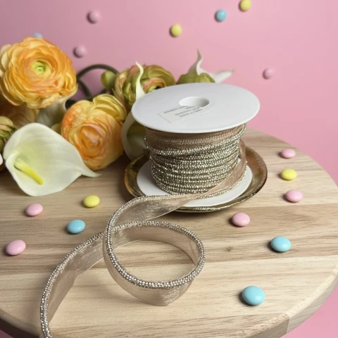 Шнур с камнями