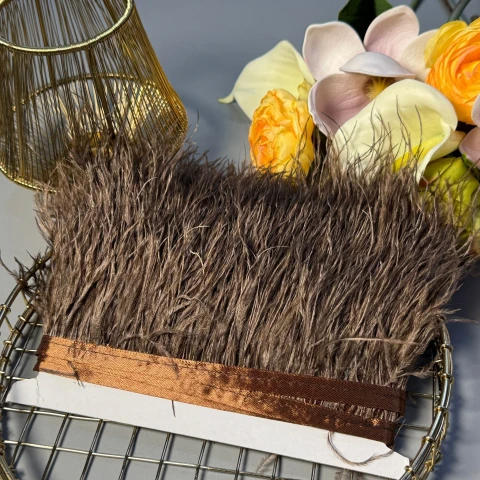 Натуральне пір'я на тасьмі  7-10 см (1 метр), коричневий