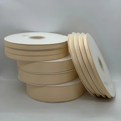 Стрічка репс 2,5 см (100 ярдів/91 м.), 1181 світлий бежевий