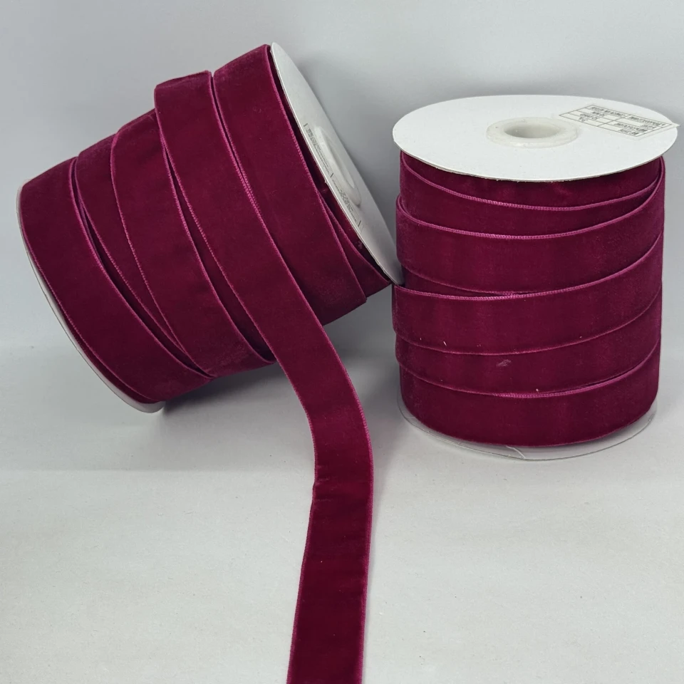 Оксамитова стрічка 2 см (25 ярдів/22,75 м.), 31 світлий бордовий