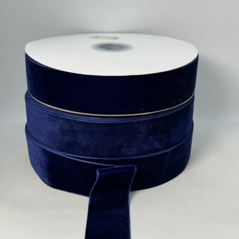 Оксамитова стрічка 3.8 см (25 ярдів/22,75 м.), 52 темно синій