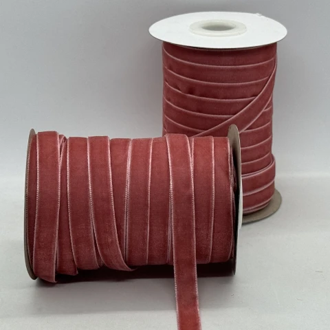 Оксамитова стрічка 1 см (25 ярдів/22,75 м.), 10 рожева пудра