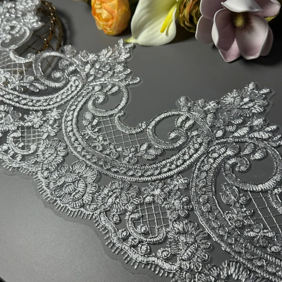 Мережево з кордовую ниткою та люрекс «Лавандова мрія» 17 см (1 метр), срібло/теплий білий