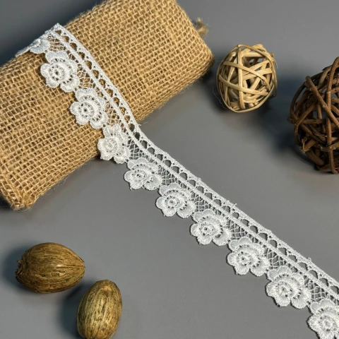 Мереживо поліестер "Білий дотик" 3 см.(1 м.), молочний