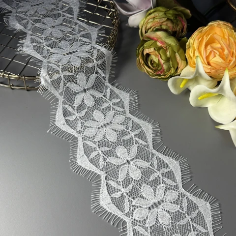 Мереживо французьке «Місячна троянда»11 см (купон 3 м.), теплий білий