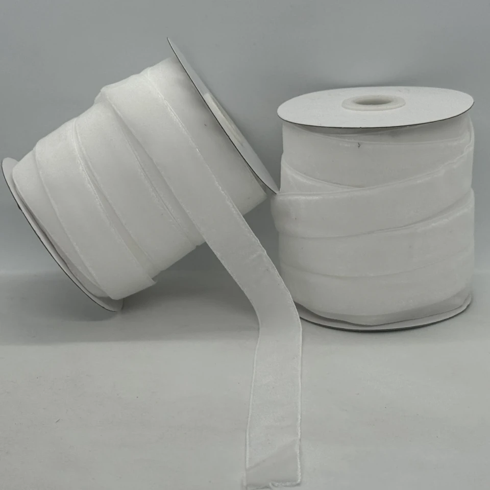 Оксамитова стрічка 2 см (25 ярдів/22,75 м.), 02 теплий білий