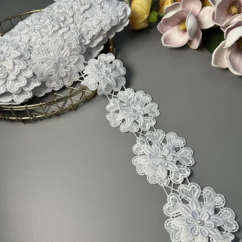 Хризантемове мереживо 3D 6 см ( 1 м.), білий