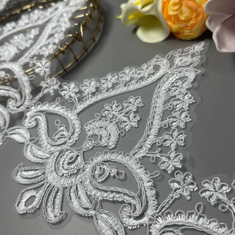 Мережево з кордовую ниткою «Оливкова гілка» 22 см (1 метр), білий