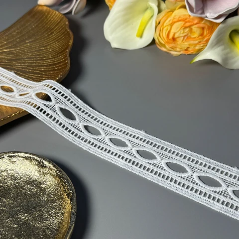 Мереживо поліестер ВВ"Світло тиші" 4 см.(1 м.), теплий білий