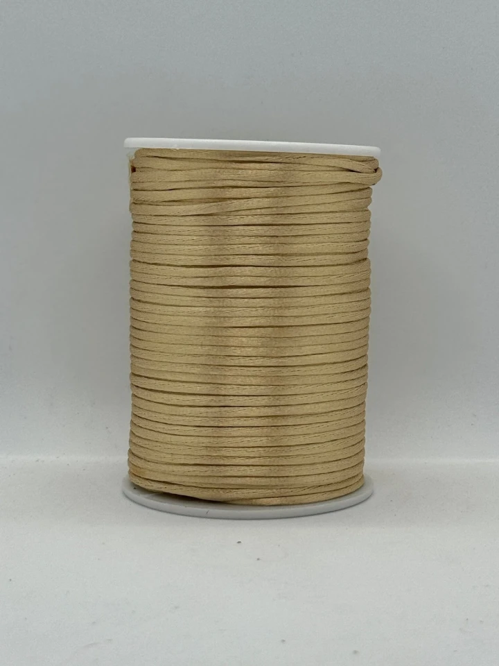 Шнур атласний корсетний 2.3 мм (100 ярдів/91,44 м.), 101 світлий бежевий