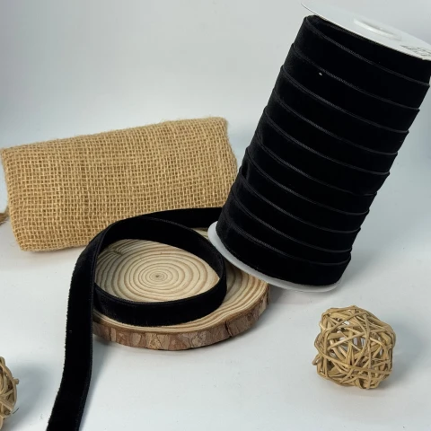 Оксамит двосторонній 1.5 см (25 ярдів/22,75 м.), чорний