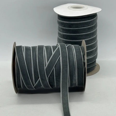 Оксамитова стрічка 1 см (25 ярдів/22,75 м.), 63 темний сірий