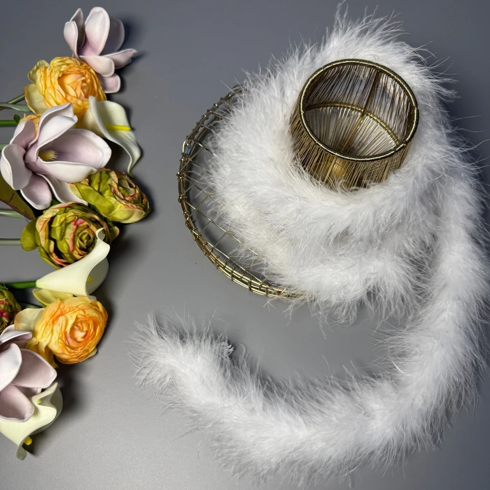 Натуральне пір'я боа 16 гр. (2 метра), 35 білий