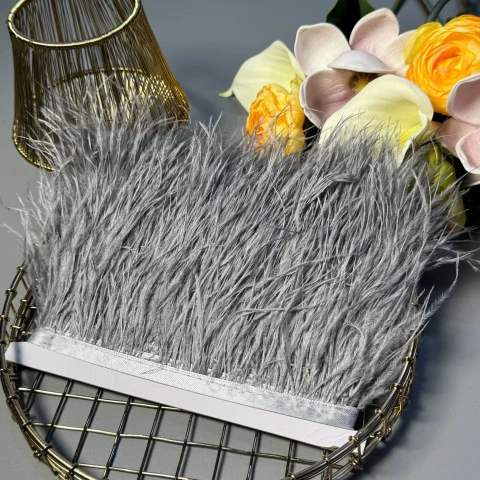 Натуральне пір'я на тасьмі  7-10 см (1 метр), темний сірий