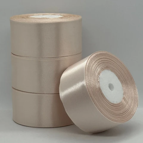 Атласна стрічка 4 см (33 м.), 172 м'який бежевий