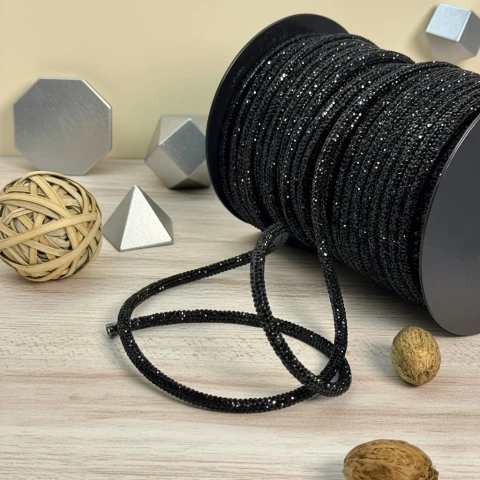 Стразовий шнур 6 мм 8 рядів (50 м), чорний