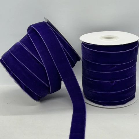 Оксамитова стрічка 2 см (25 ярдів/22,75 м.), 57 темний фіолетовий