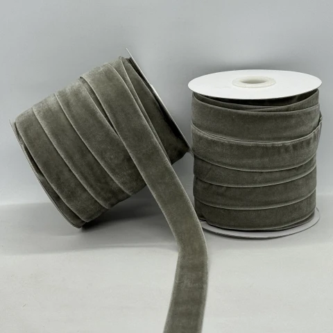 Оксамитова стрічка 2 см (25 ярдів/22,75 м.), 94 світлий сірий