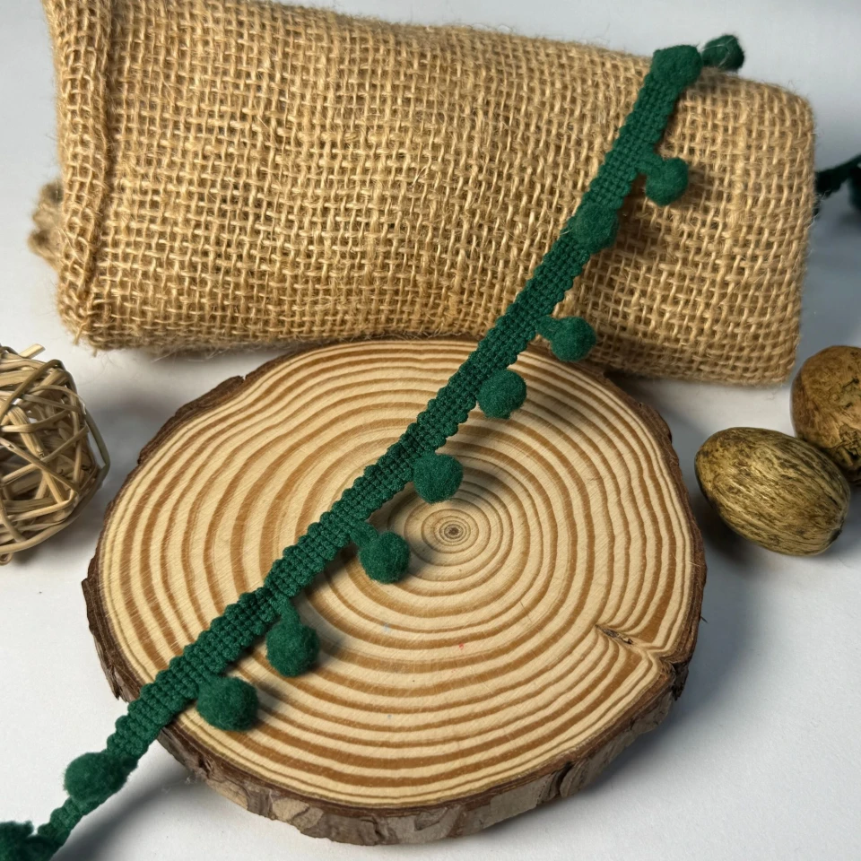 Тасьма з пампонами (20 ярдів/18,28 м.), 56 темний зелений