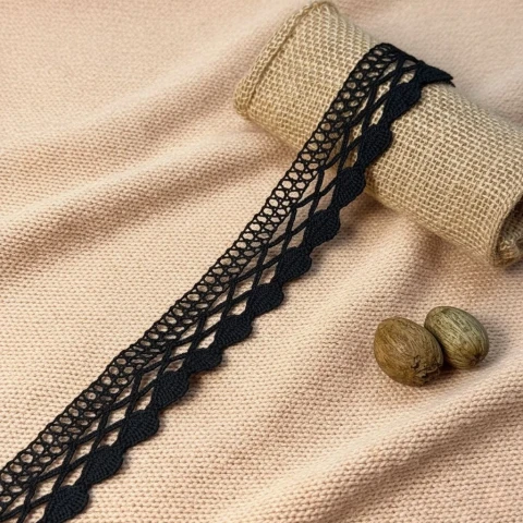 Мереживо макраме "Квіткова мелодія" 4 см.(1 м.), чорний