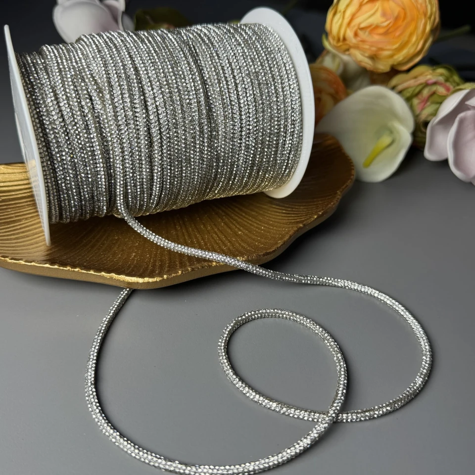 Стразовий шнур 3.5 мм 6 рядів (1 м), срібло WHITE