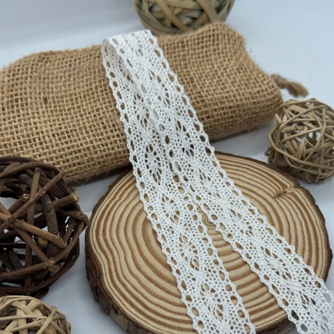 Мереживо макраме "Сяйво ранку" 2,5 см (1 м. ) , білий