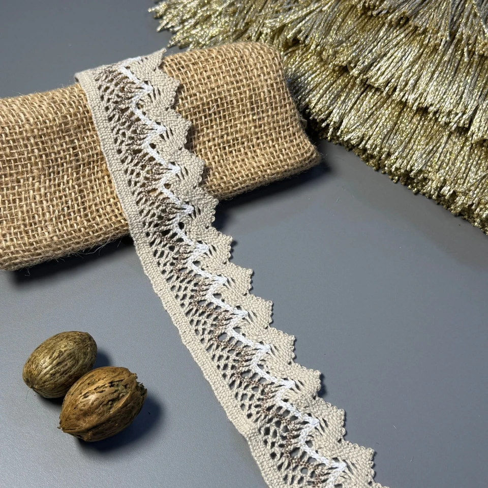 Мереживо макраме "Шовкове сяйво" 4,5 см (1 м.), бежевий+білий