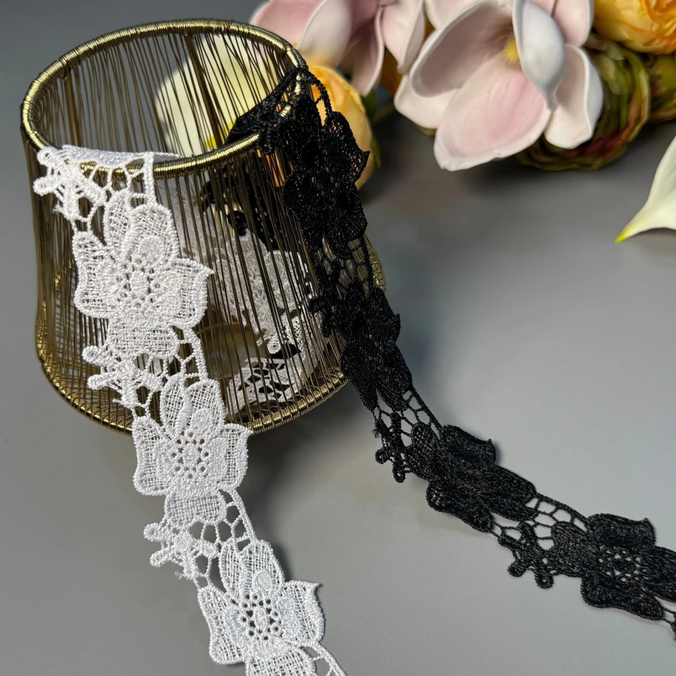 Мереживо поліестер ВВ"Вишукана лінія"а 4 см.(1 м.), білий