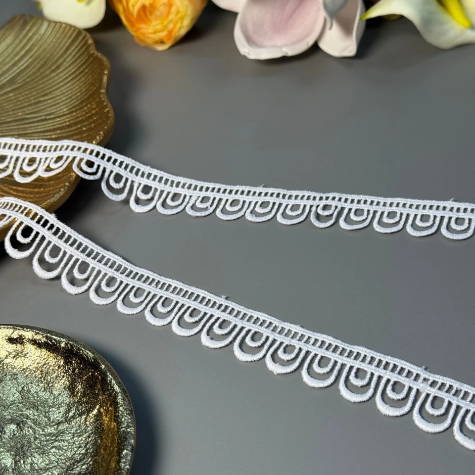 Мереживо поліестер ВВ"Лінія витонченості"2,5 см.(1 м.), теплий білий