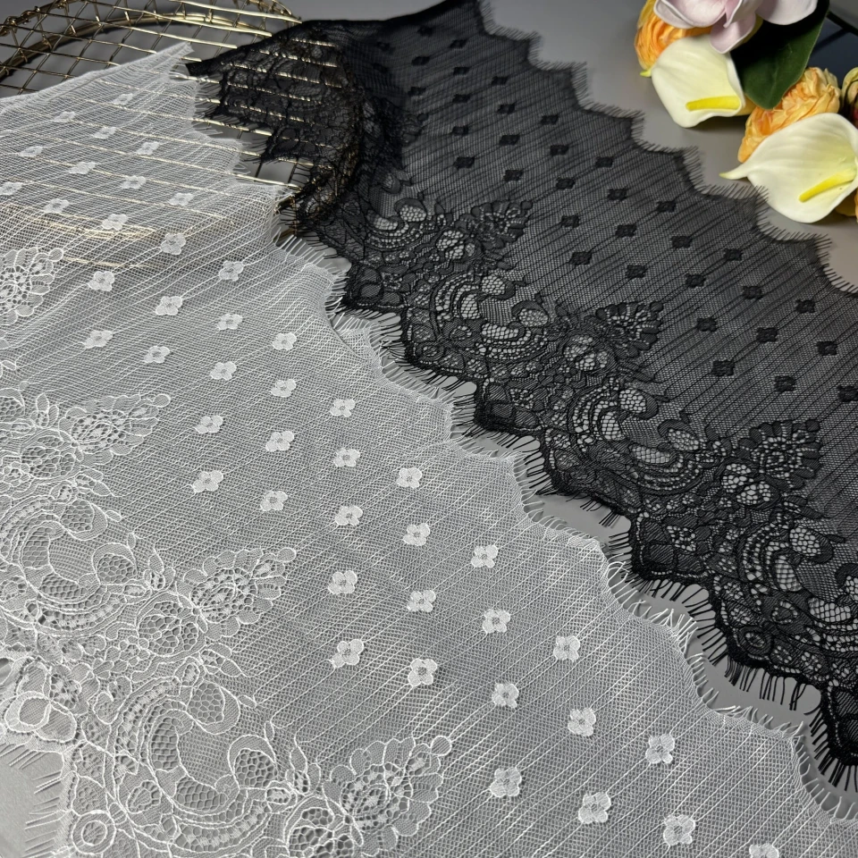 Мереживо французьке «Le Rêve»26 см. (купон 3 м.), теплий білий