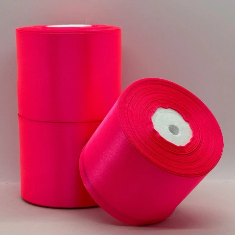 Атласна стрічка 7.5 см (33 м.), 14 неон рожевий