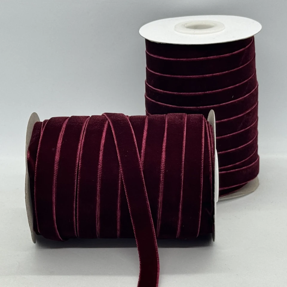 Оксамитова стрічка 1 см (25 ярдів/22,75 м.), 44 гранатовий