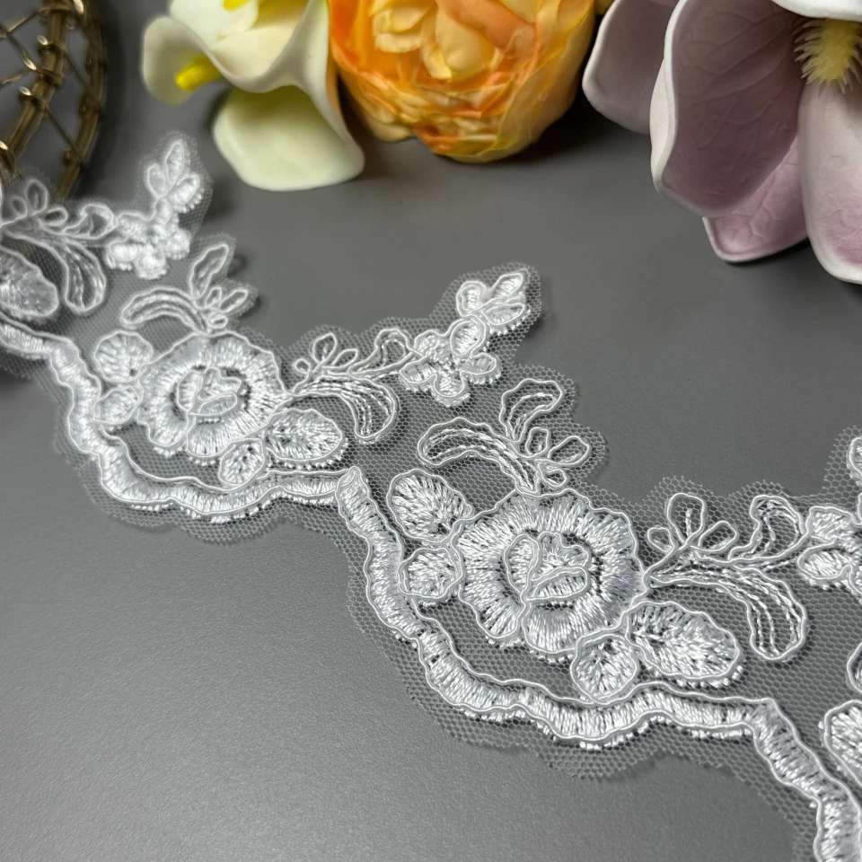 Мережево з кордовую ниткою «Літній букет» 8 см (16 ярд/14.6 м.), білий