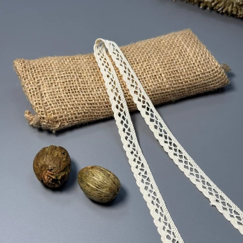 Мереживо макраме "Крила ніжності" 1,5 см  (1 м.), бежевий