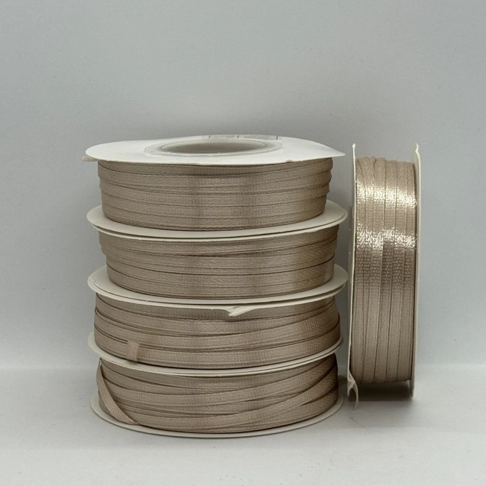 Атласна стрічка 0.3 см (91 м.), 173 темний бежевий