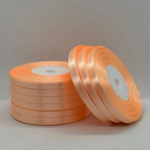 Атласна стрічка 0.6 см (33 м.), 07 крем