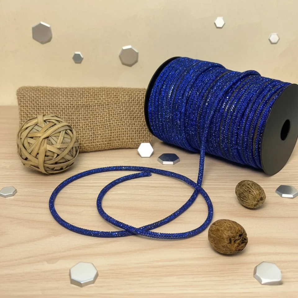 Стразовий шнур 4 мм 8 рядів (50 м), електрик BLUE