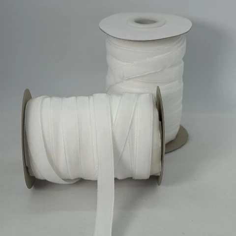 Оксамитова стрічка 1 см (25 ярдів/22,75 м.), 01 білий