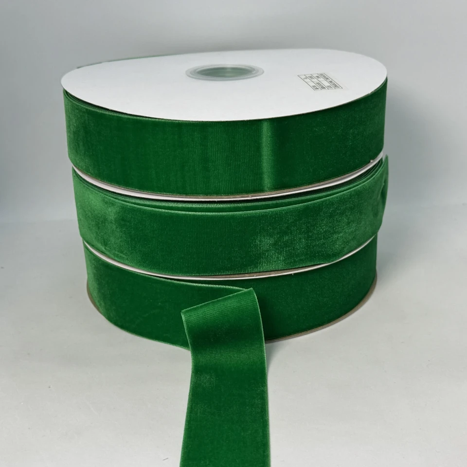 Оксамитова стрічка 3.8 см (25 ярдів/22,75 м.), 37 зелена трава
