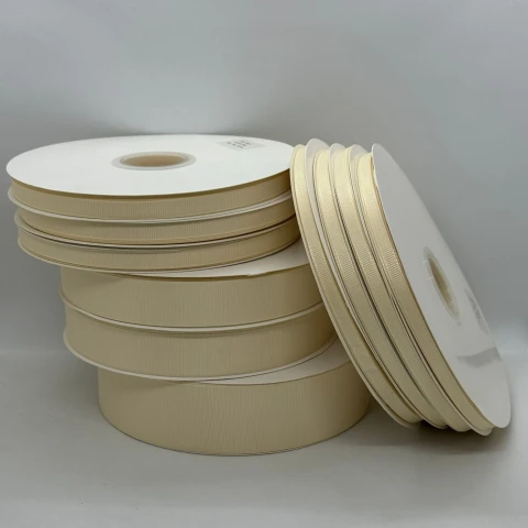 Стрічка репс 3,8 см (100 ярдів/91 м.), 1009 молочний