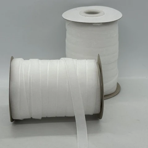 Оксамитова стрічка 1 см (25 ярдів/22,75 м.), 02 теплий білий