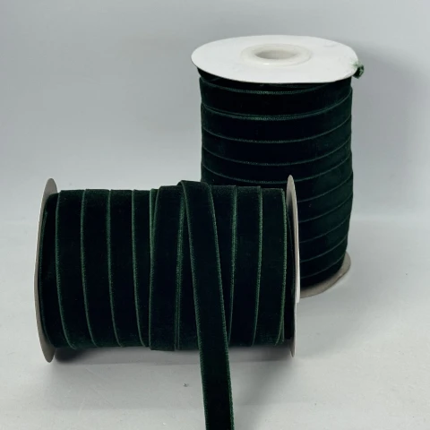 Оксамитова стрічка 1 см (25 ярдів/22,75 м.), 93 темний зелений