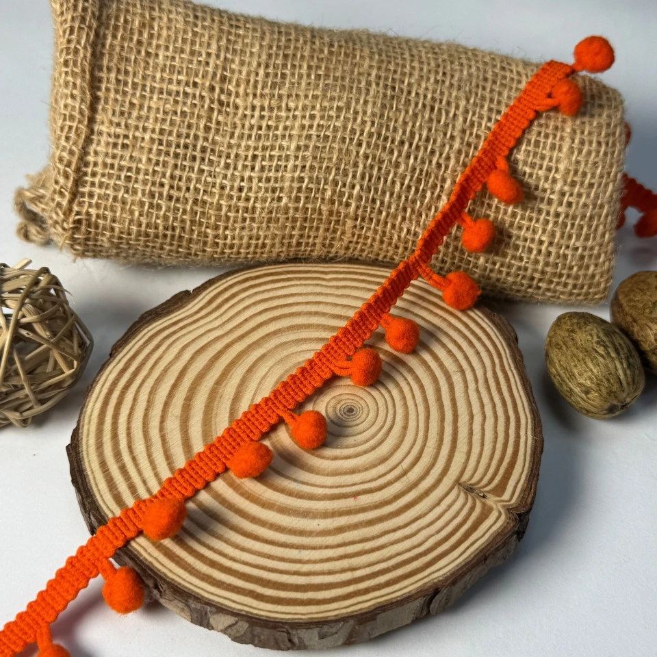 Тасьма з пампонами (20 ярдів/18,28 м.), 144 помаранчевий