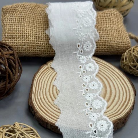Мереживо прошва "Таємниця пелюстки" 5,5 см  (1 м.), білий