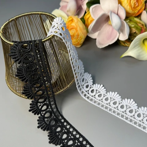 Мереживо поліестер ВВ "Ніжна вишуканість" 4 см.(1 м.), білий