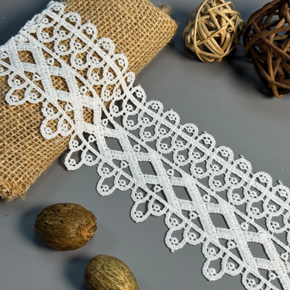 Мереживо поліестер "Біле мерехтіння" 7,5 см.(1 м.), молочний