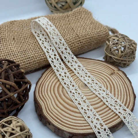 Мереживо макраме "Вишуканий спокій" 1,5 см(1 м.), молочний