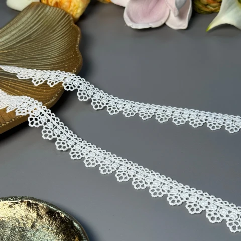 Мереживо поліестер ВВ"Тонкий силует" 2 см.(1 м.), теплий білий