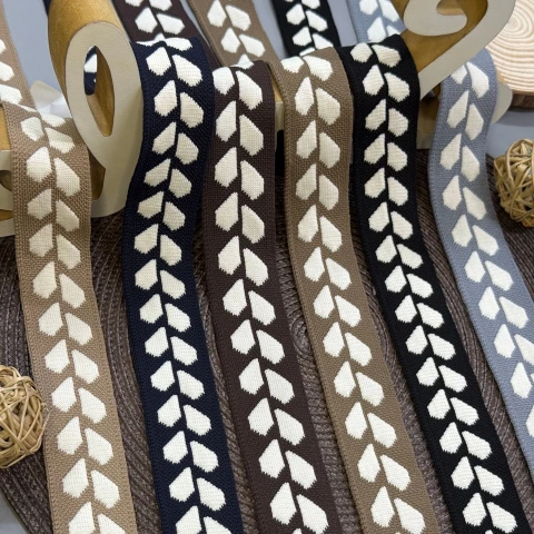 Трикотажний лампас Сердечка 3.5 см (1 м), C:1 світло бежевий