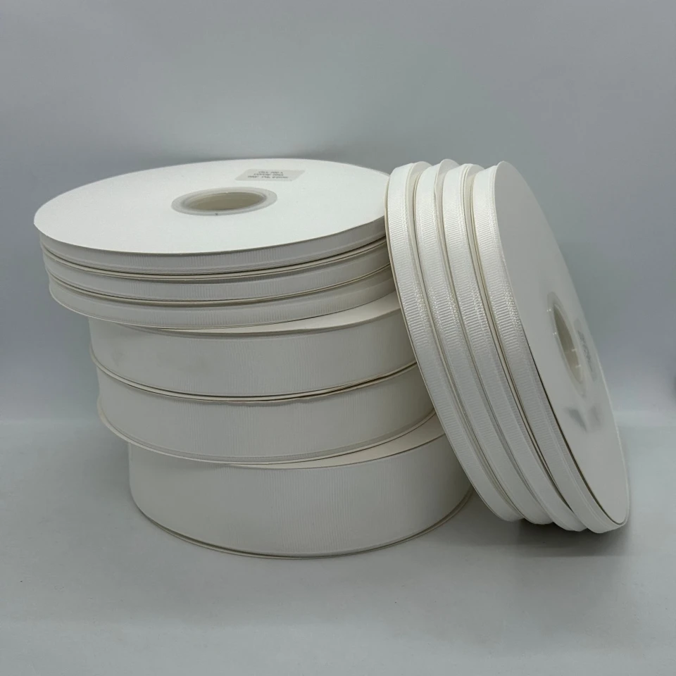 Стрічка репс 2,5 см (100 ярдів/91 м.), 1042 айворі